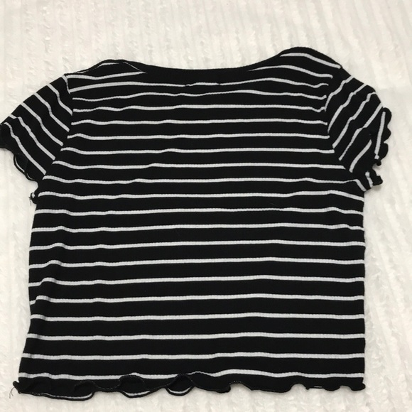 FULL TILT BLACK AND WHITE CROP TOP :) - Picture 3 of 3